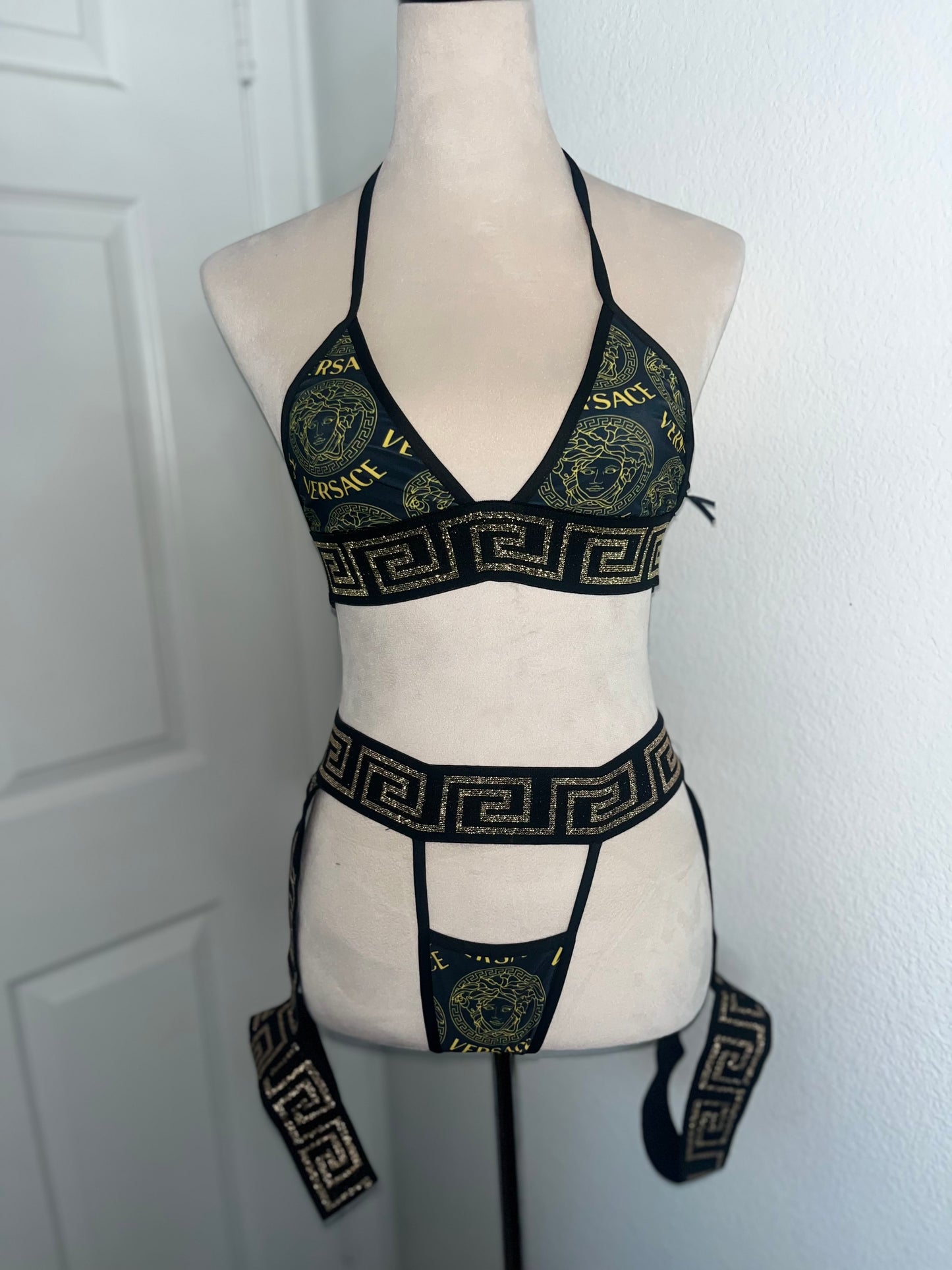Gold trip set