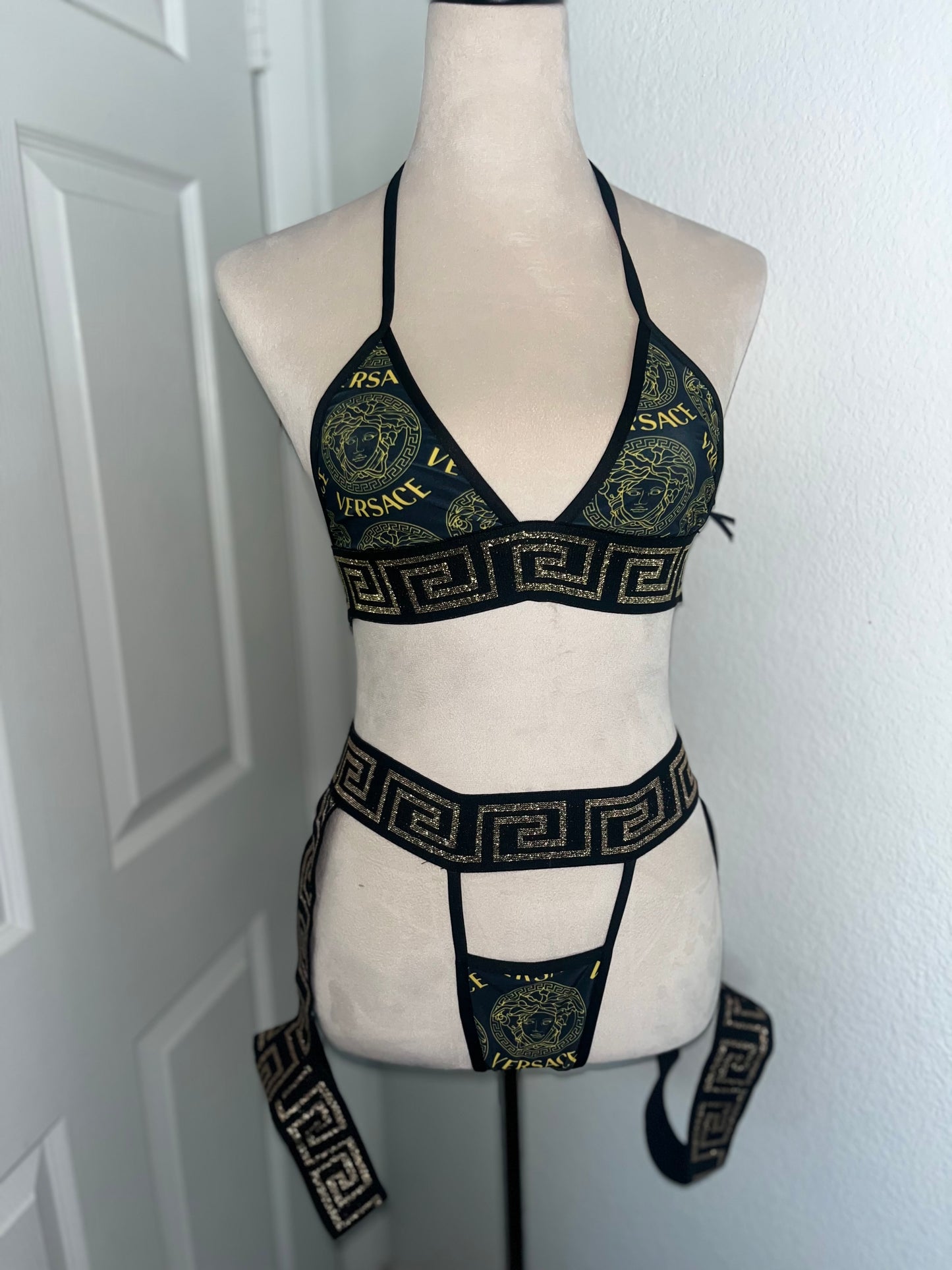 Gold trip set